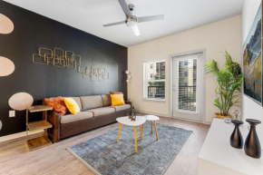 Complete Contemporary Apartment 10 min to Parks Pets Allowed, Resort-Style Amenities